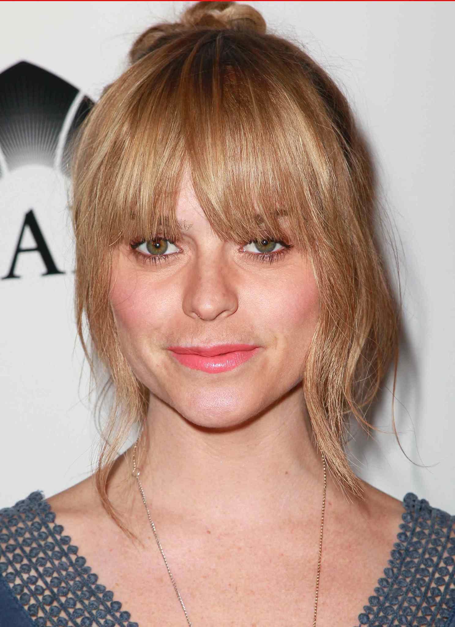 Фото - Тэрин Мэннинг: 1487x2048 / 219 Кб