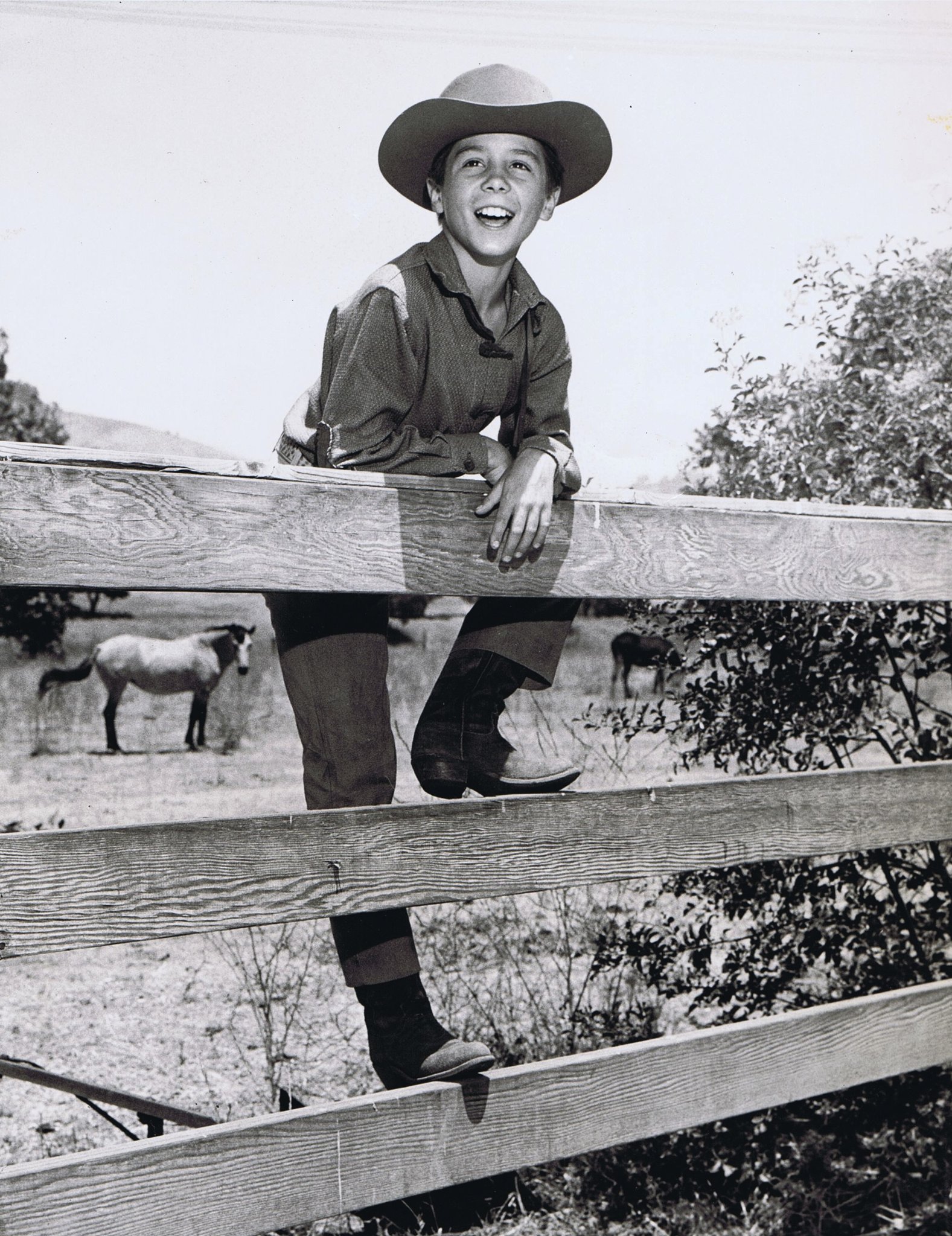 Фото - Джонни Кроуфорд: 1577x2048 / 628 Кб