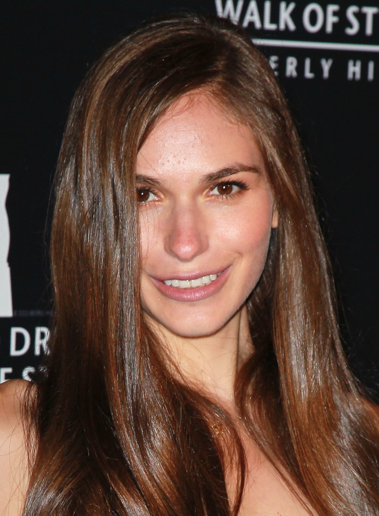 Фото - Дженнифер Миссони: 1508x2048 / 483 Кб