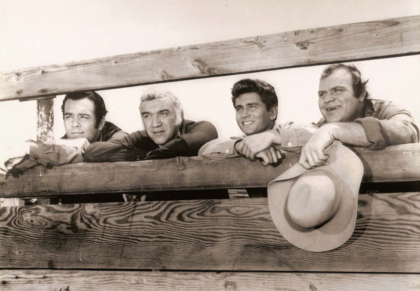 Фото - Майкл Лэндон: 1421x986 / 227 Кб