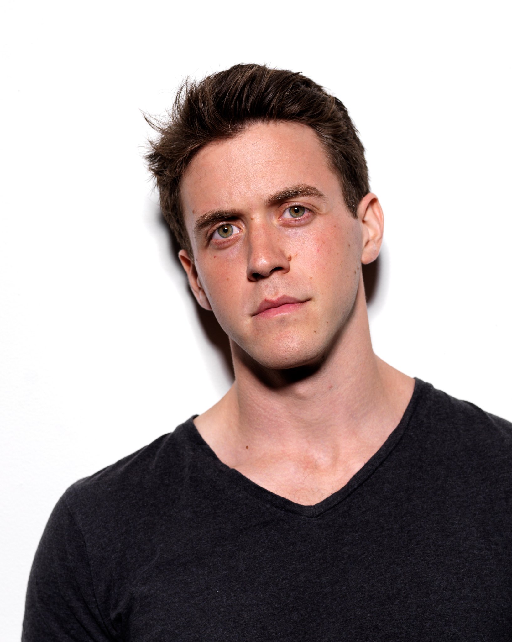 Фото - Эшли Цукерман: 1634x2048 / 300 Кб