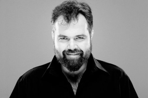 Фото - Марк Уллод: 480x320 / 17 Кб