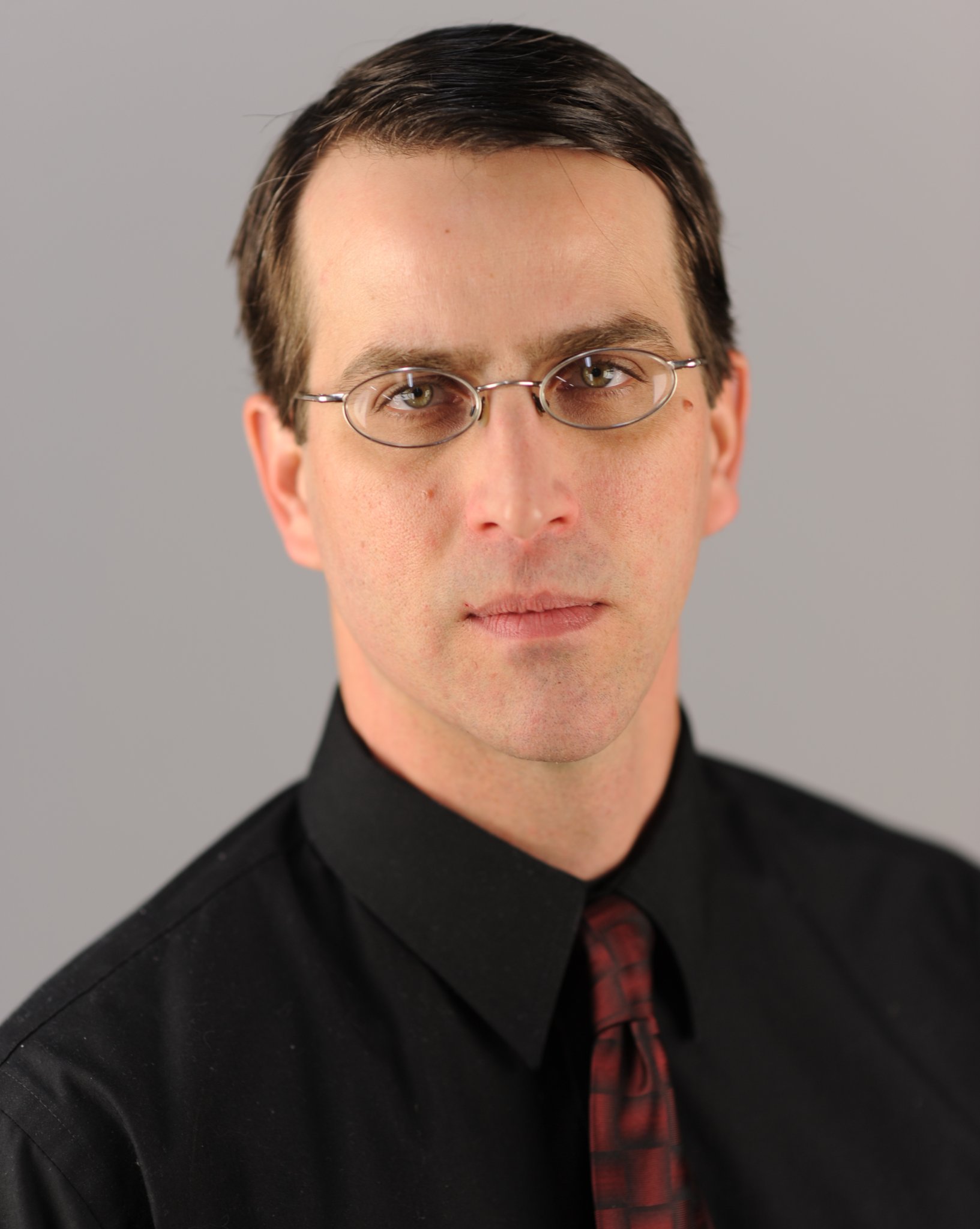 Фото - Дэн Эй. Ар. Келли: 1633x2048 / 186 Кб