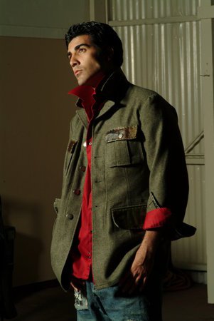 Фото - Бобби Надери: 301x450 / 22 Кб