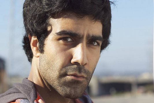 Фото - Бобби Надери: 533x355 / 33 Кб