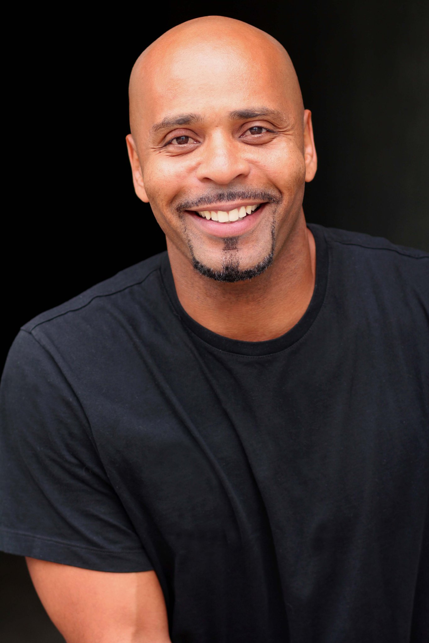 Фото - Эрик Дэвис: 1365x2048 / 209 Кб