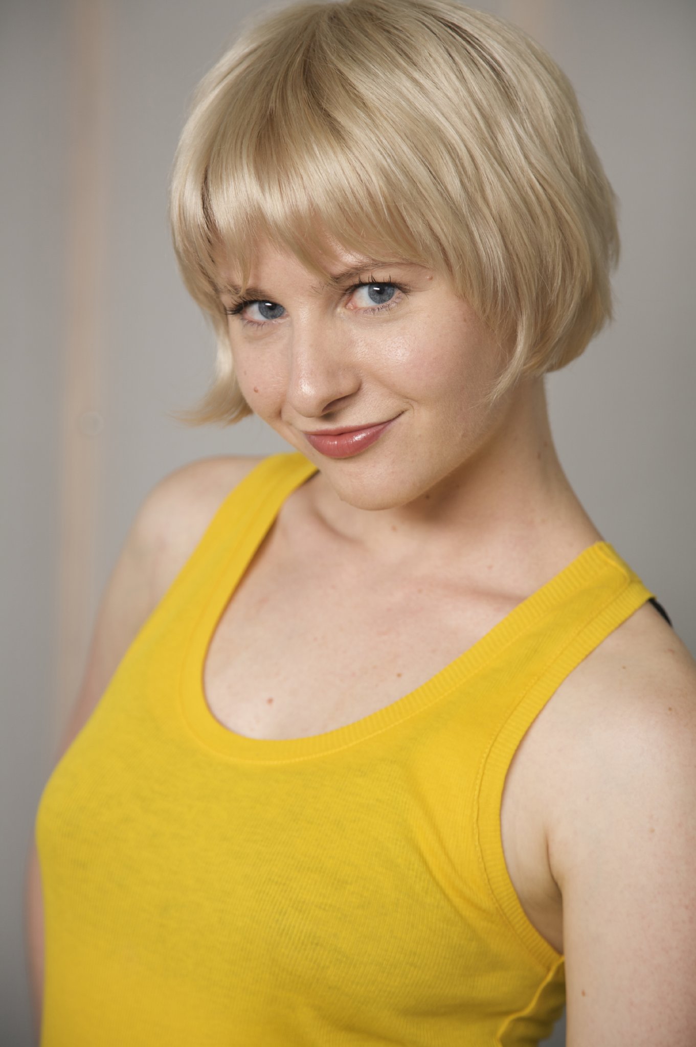 Фото - Ли Майлс: 1361x2048 / 208 Кб