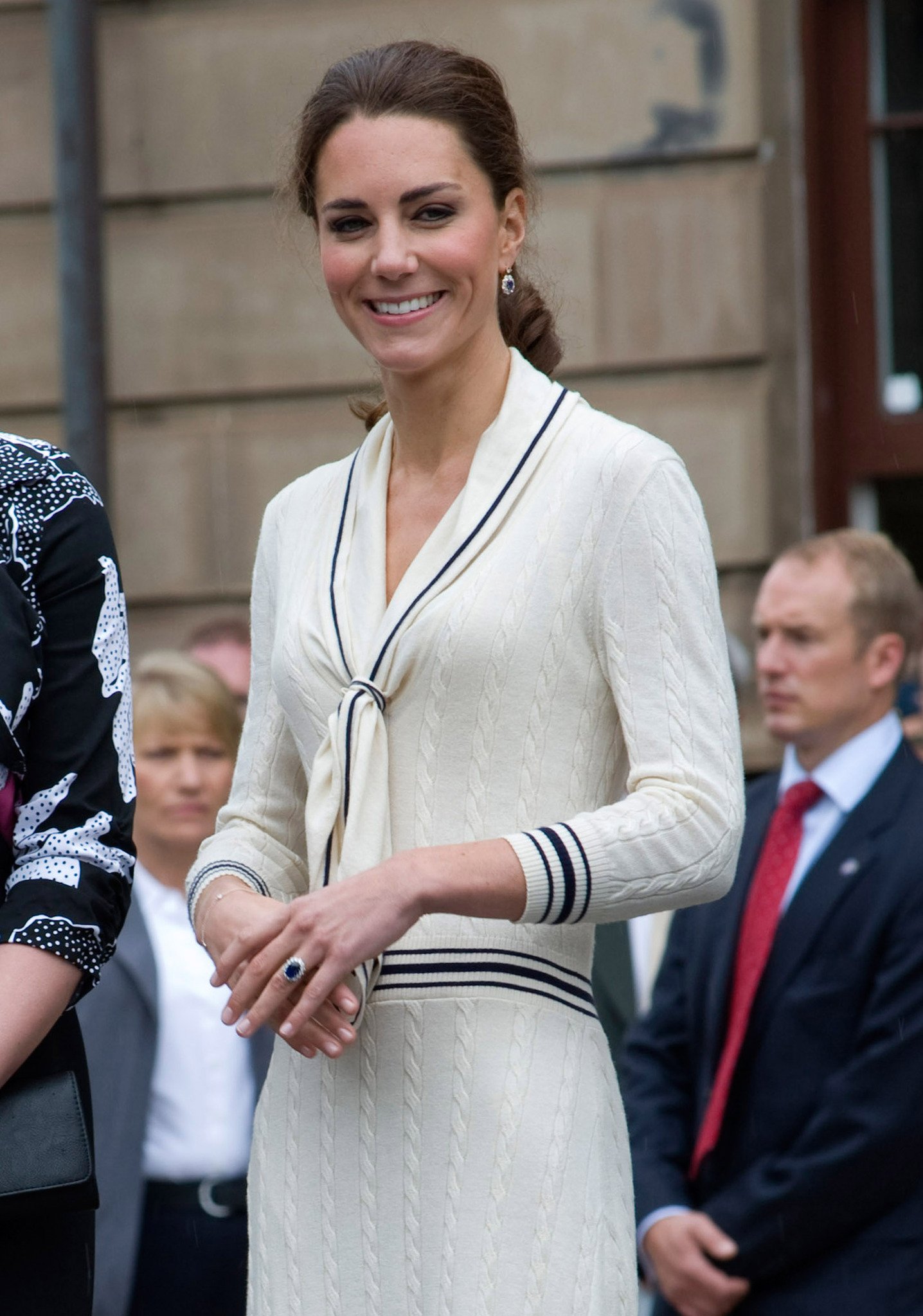 Фото - Кейт Миддлтон: 1436x2048 / 353 Кб