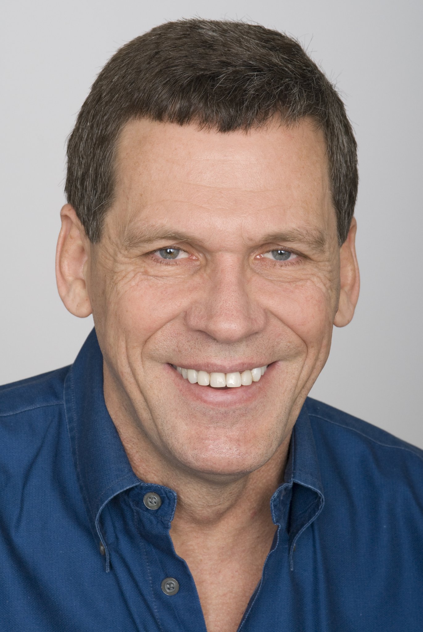 Фото - Рене Наполи: 1371x2048 / 355 Кб