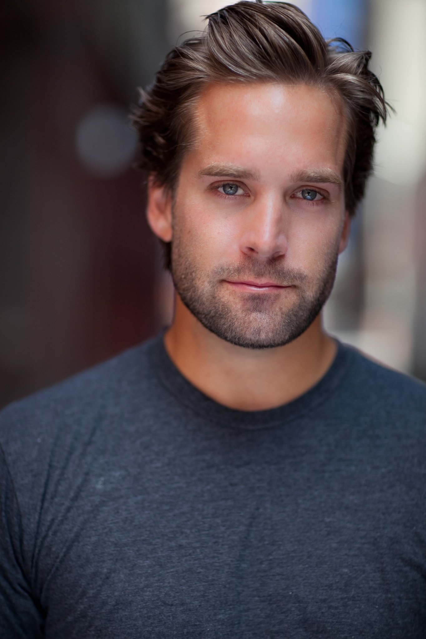 Фото - Тайлер Холлингер: 1365x2048 / 238 Кб