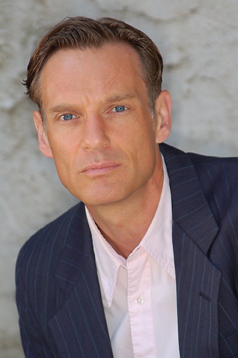 Фото - Элистер Стил: 480x722 / 46 Кб