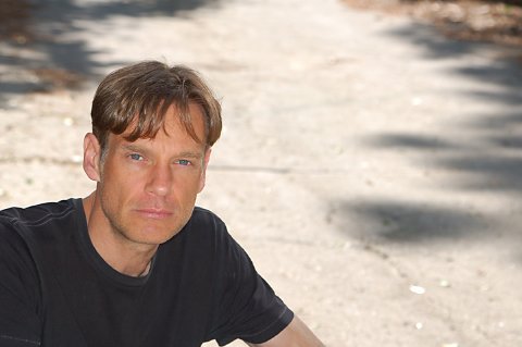 Фото - Элистер Стил: 480x319 / 22 Кб