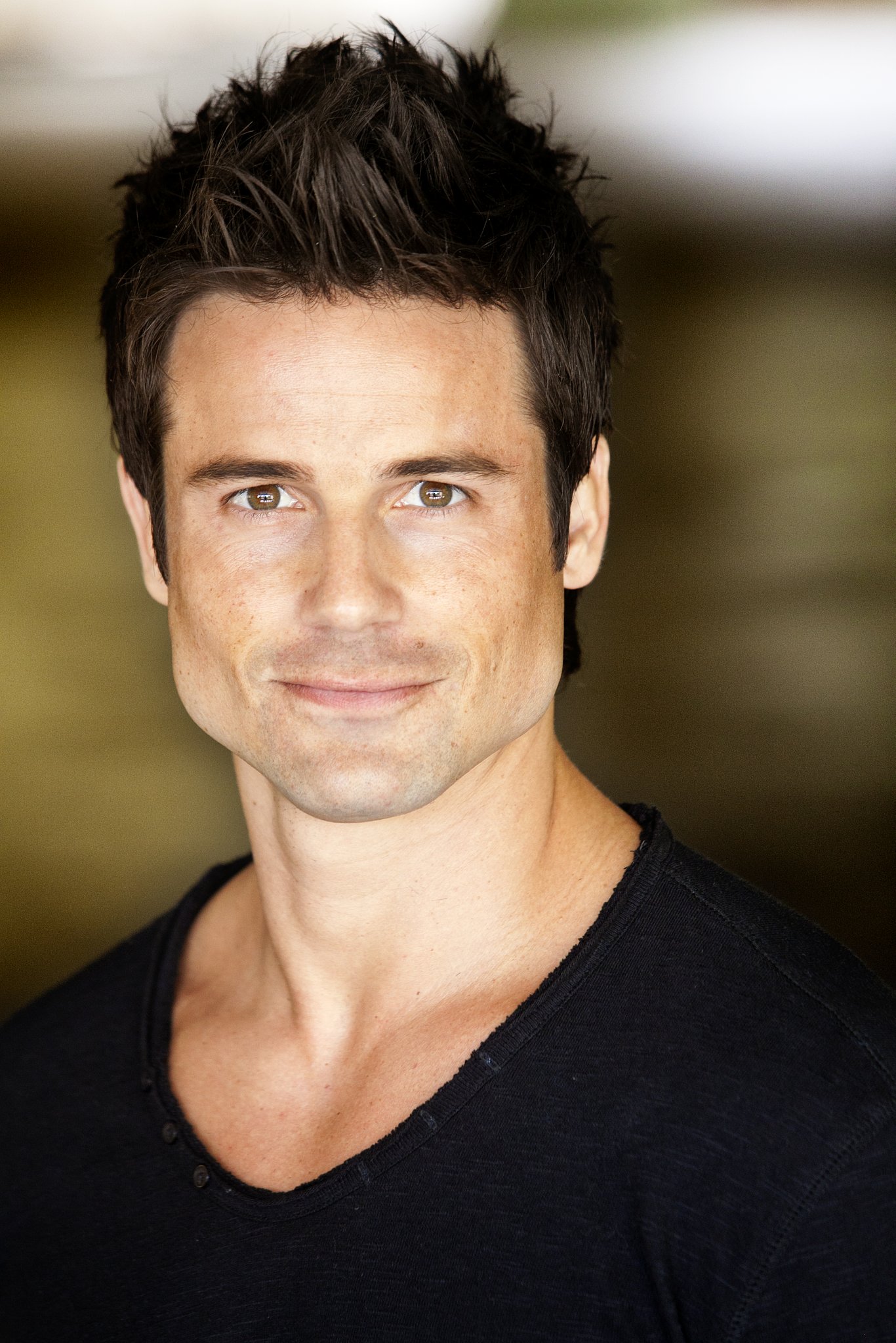 Фото - Эндрю Чени: 1366x2048 / 428 Кб