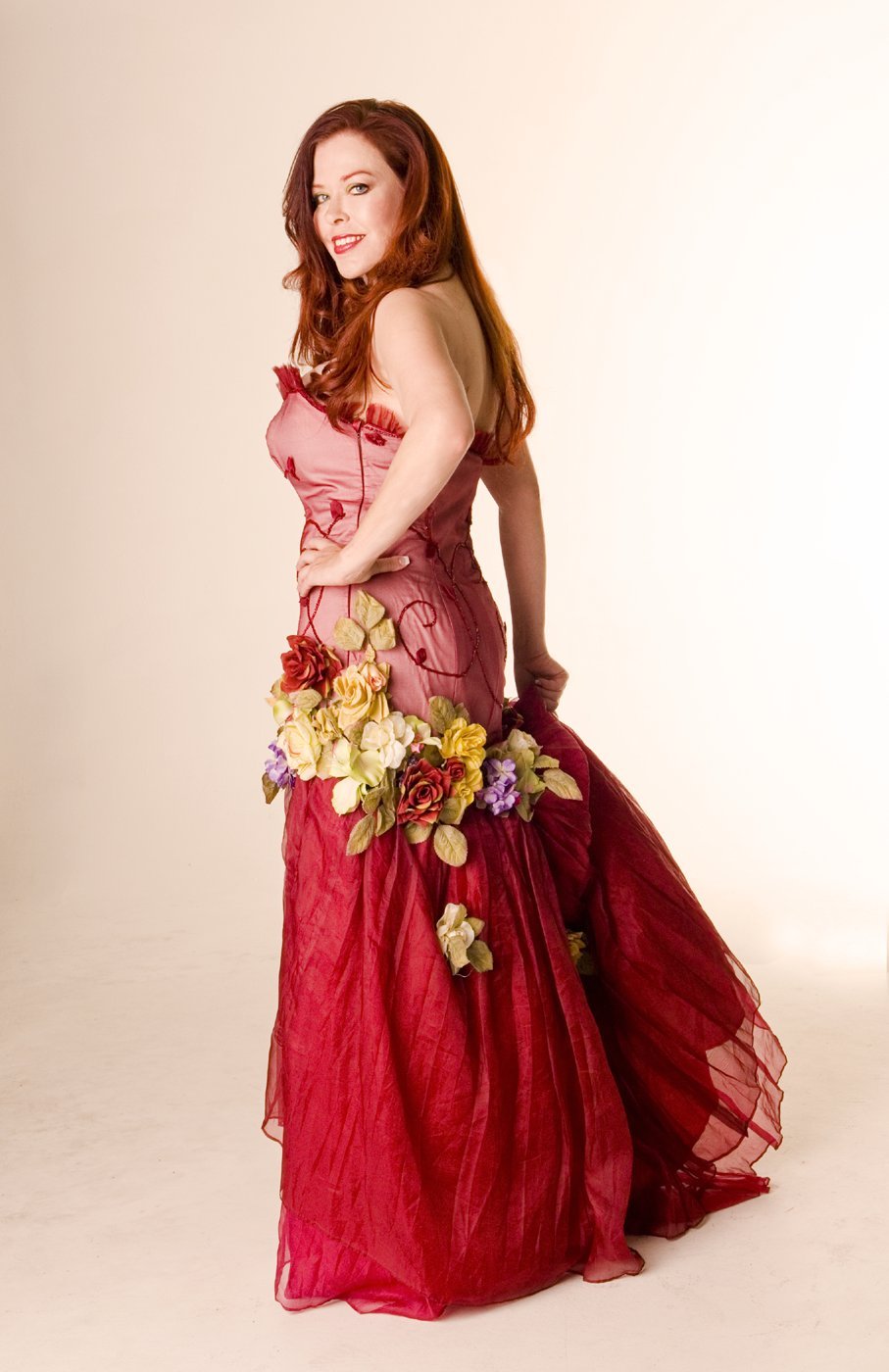 Фото - Лаура Мидомс: 907x1400 / 128 Кб