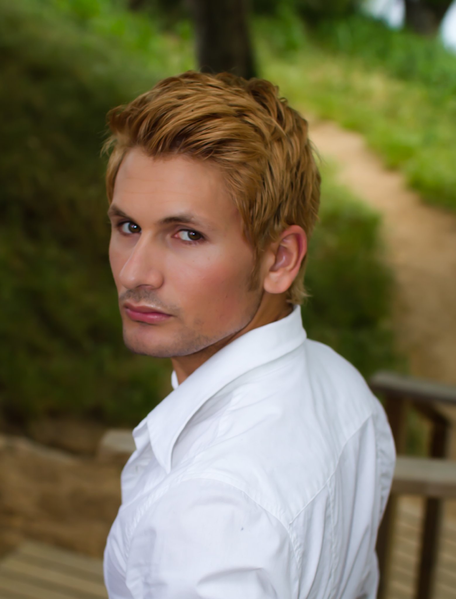 Фото - Пау Масо Коромина: 1559x2048 / 175 Кб