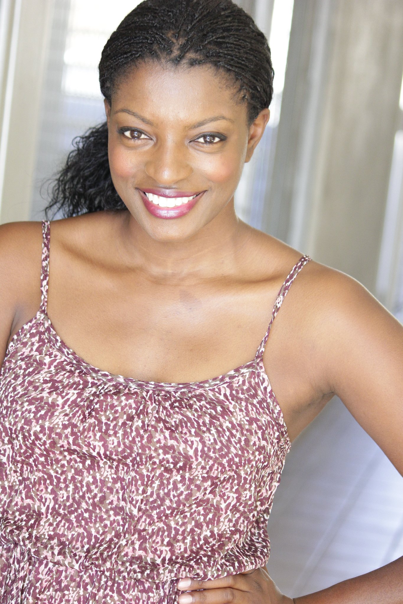 Фото - ЛаФонда Бэйкер: 1365x2048 / 554 Кб