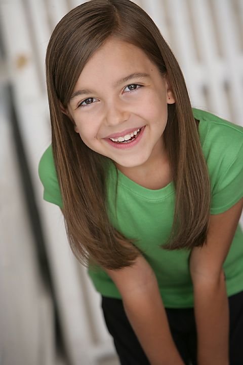 Фото - Мэган Бараджас: 480x720 / 42 Кб