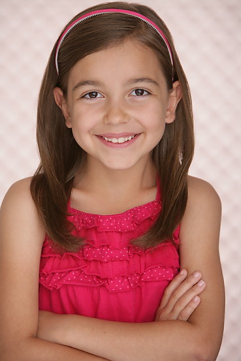 Фото - Мэган Бараджас: 480x720 / 51 Кб