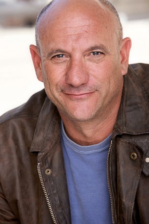 Фото - Билл Кэлменсон: 300x452 / 26 Кб