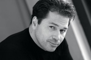 Фото - Иззи Руиз: 299x199 / 9 Кб