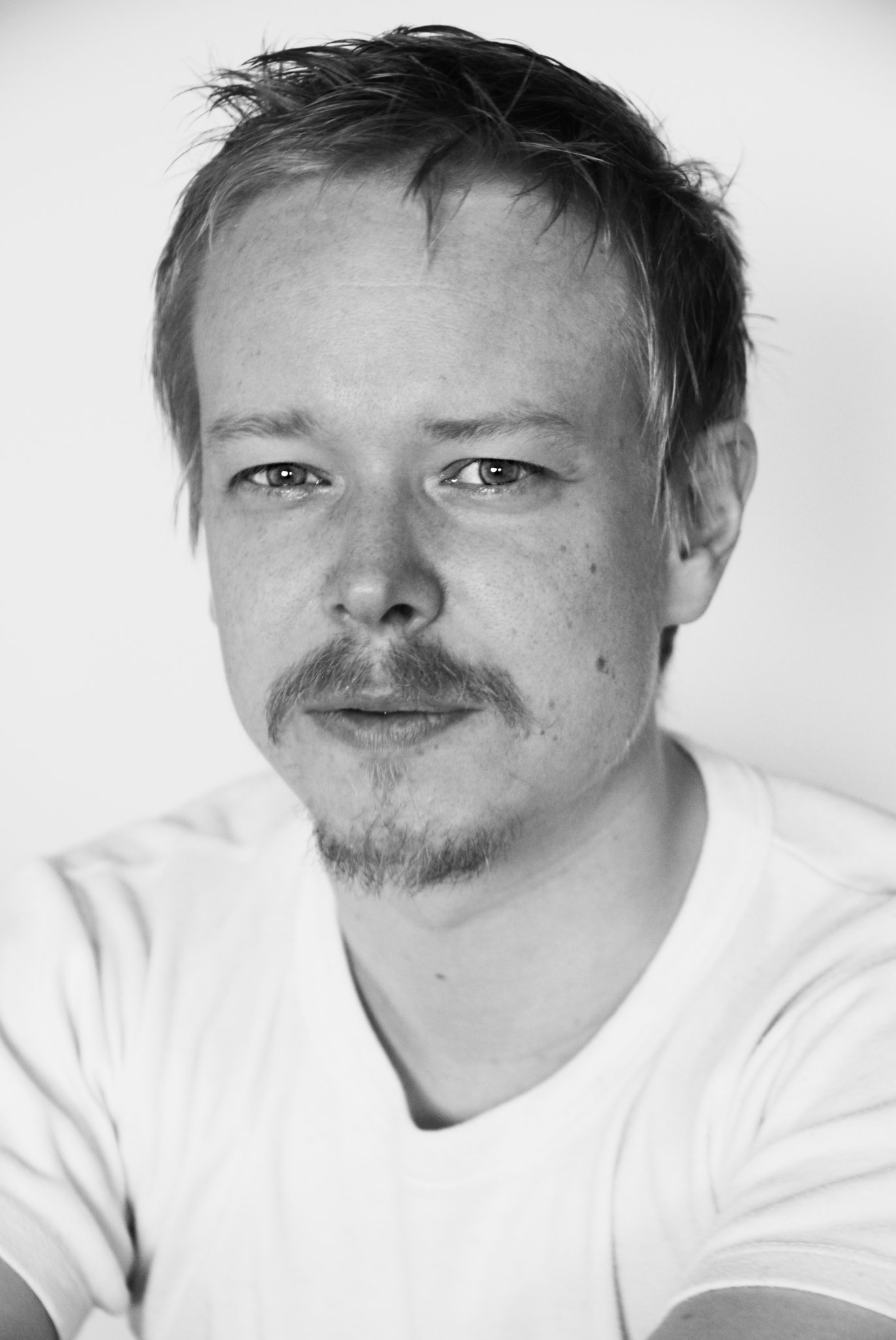 Фото - Йоахим Рафаелсен: 1371x2048 / 208 Кб