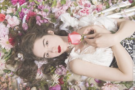 Фото - Мелани Скрофано: 433x288 / 36 Кб