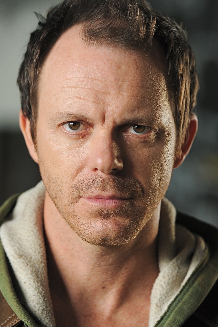 Фото - П.Дж. Маршалл: 852x1280 / 195 Кб