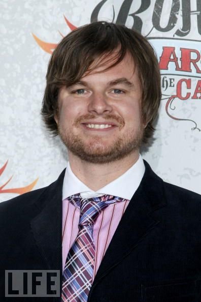 Фото - Дерек Миллер: 396x594 / 40 Кб