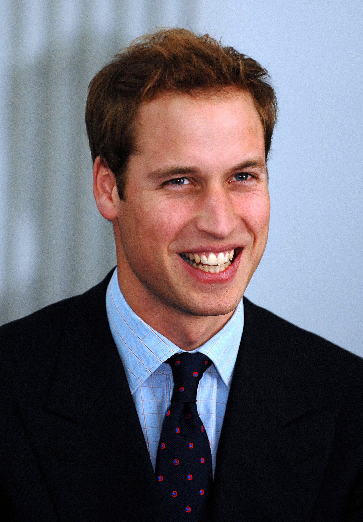 Фото - Принц Уильям: 1425x2048 / 535 Кб