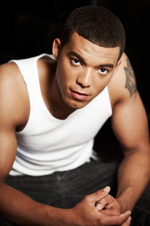 Фото - Ишан Моррис: 495x744 / 42 Кб