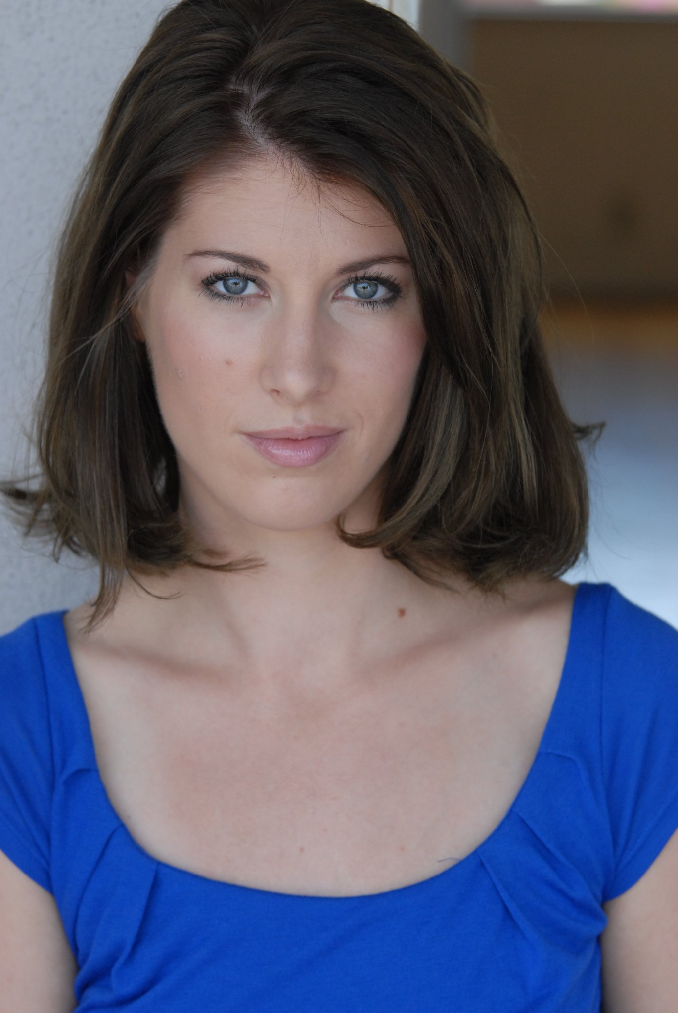 Фото - Мэган Флинн: 1371x2048 / 234 Кб