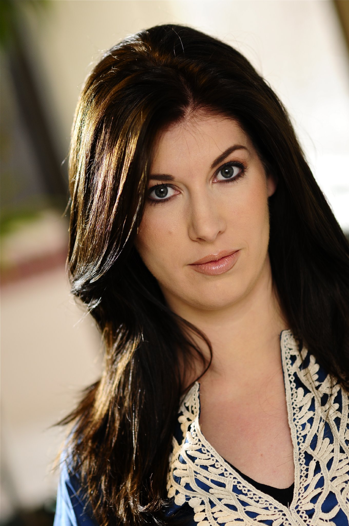 Фото - Мэган Флинн: 1360x2048 / 390 Кб