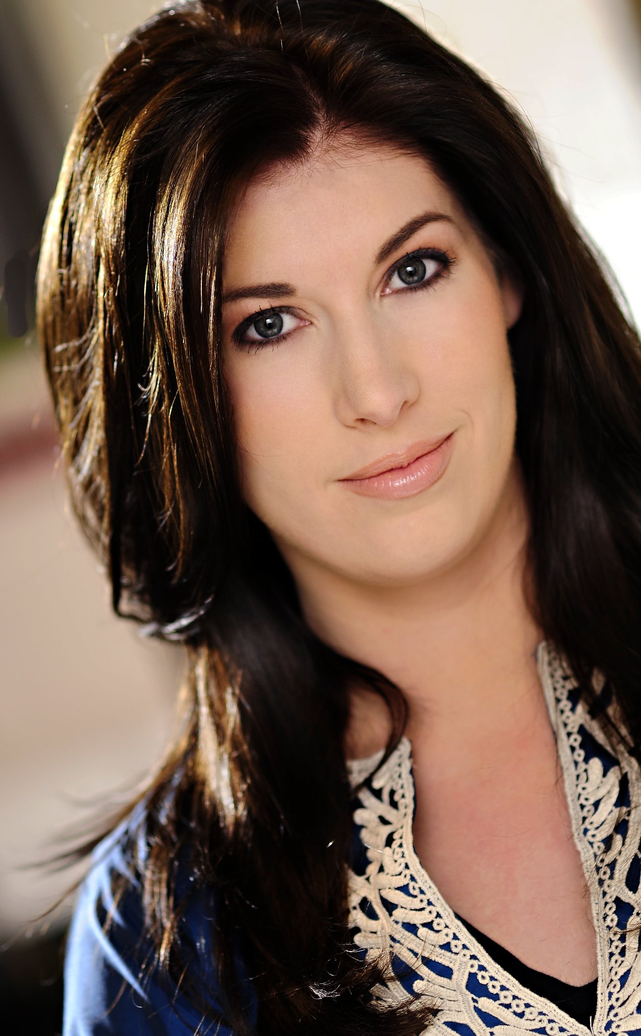 Фото - Мэган Флинн: 1267x2048 / 334 Кб