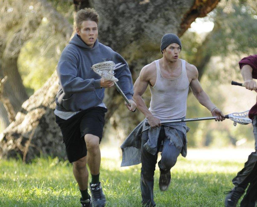 Фото - Келлан Латс: 824x663 / 105 Кб