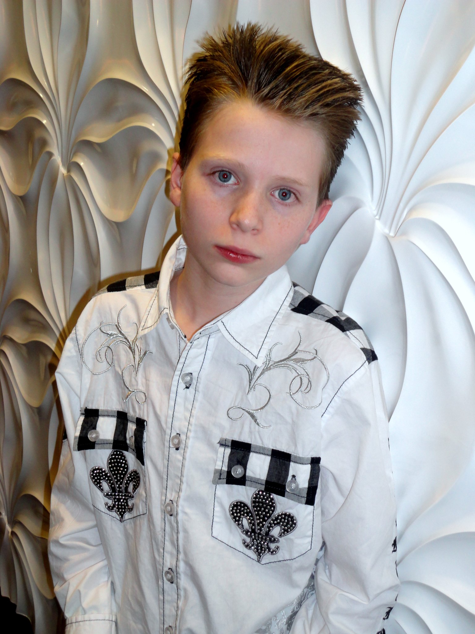 Фото - Хантер Джеймс Маккивер: 1536x2048 / 417 Кб