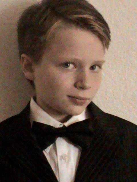 Фото - Хантер Джеймс Маккивер: 480x640 / 59 Кб