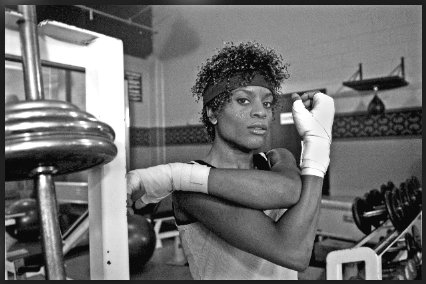 Фото - Ннека Кроаль: 426x284 / 30 Кб