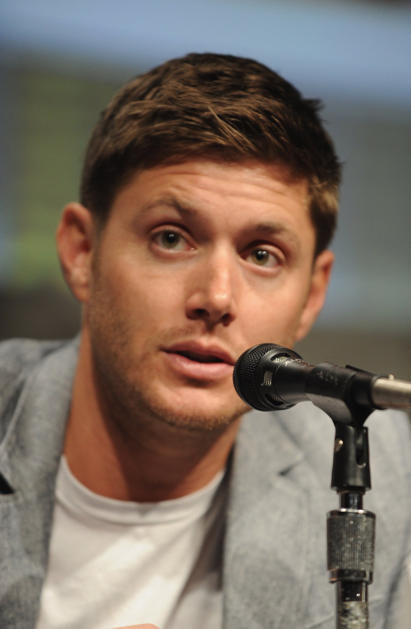 Фото - Дженсен Эклс: 1339x2048 / 338 Кб