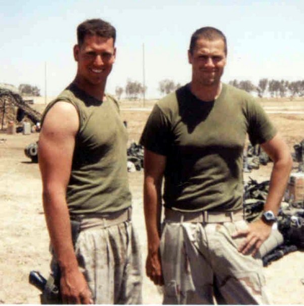 Фото - Джон Бартон: 601x604 / 61 Кб