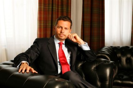 Фото - Кристиан Бэйх: 427x285 / 22 Кб