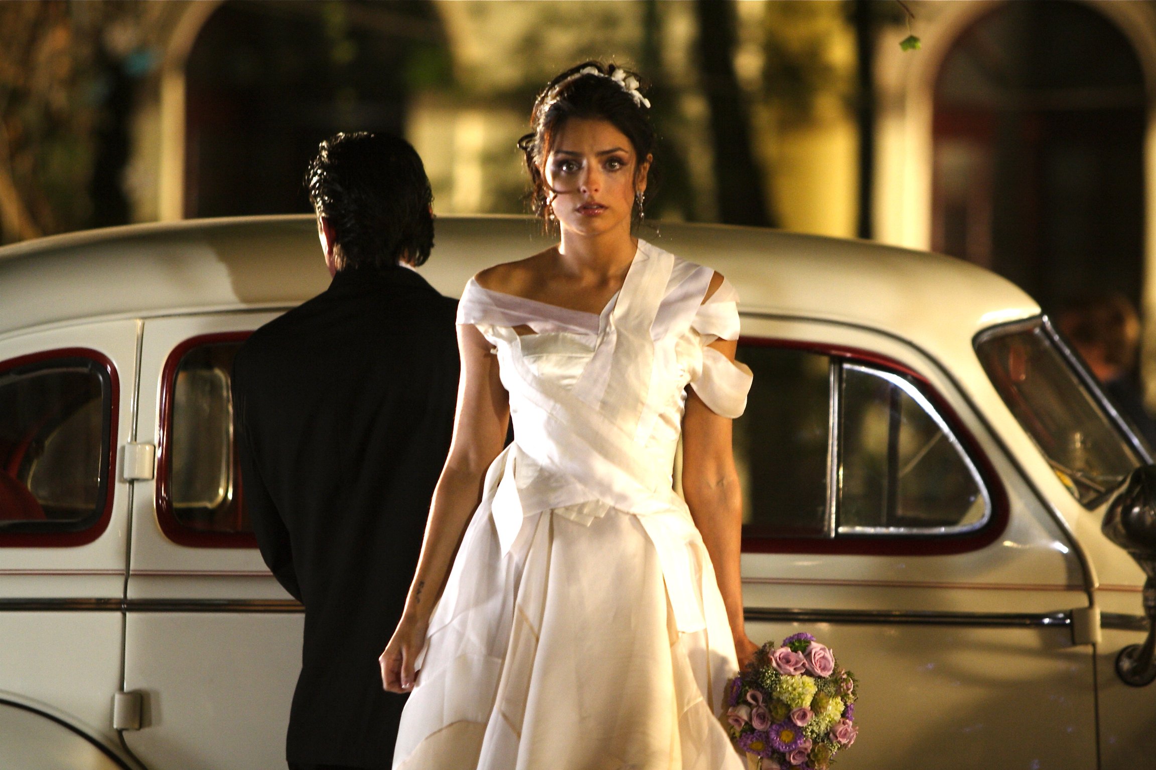 Фото - Айслинн Дербез: 2304x1536 / 437 Кб