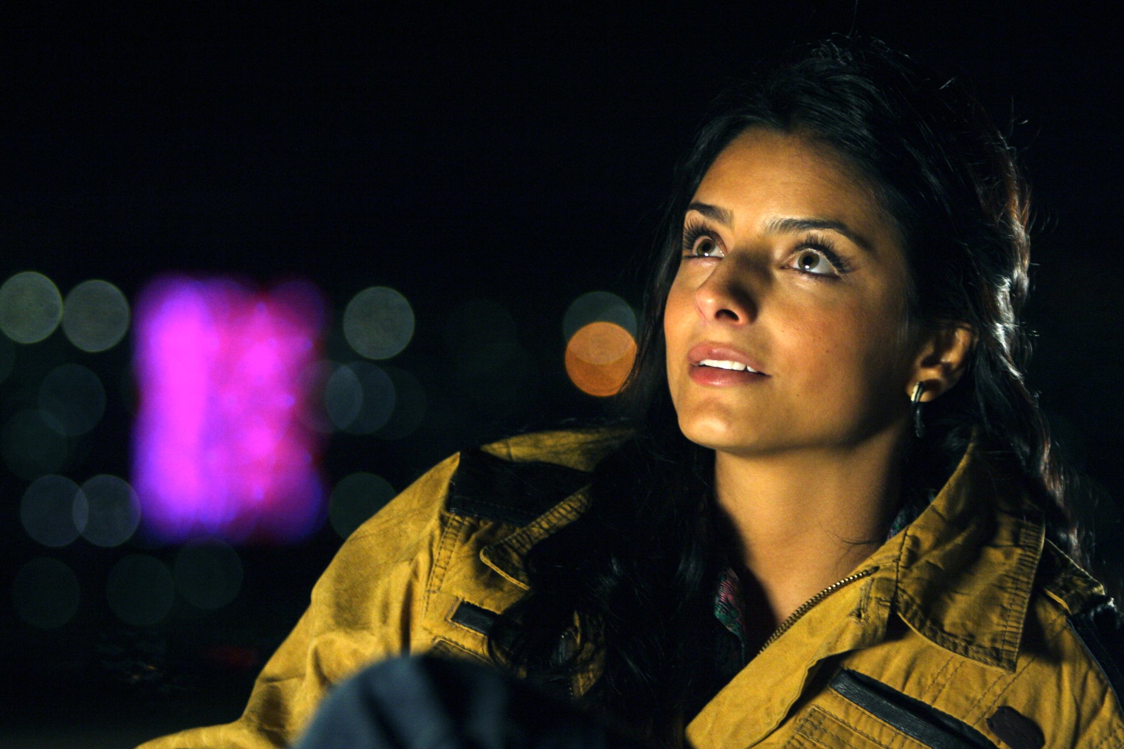 Фото - Айслинн Дербез: 2304x1536 / 423 Кб