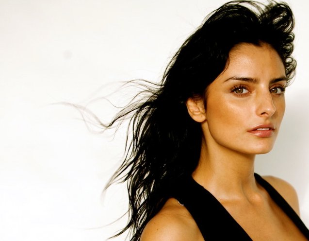 Фото - Айслинн Дербез: 637x496 / 37 Кб