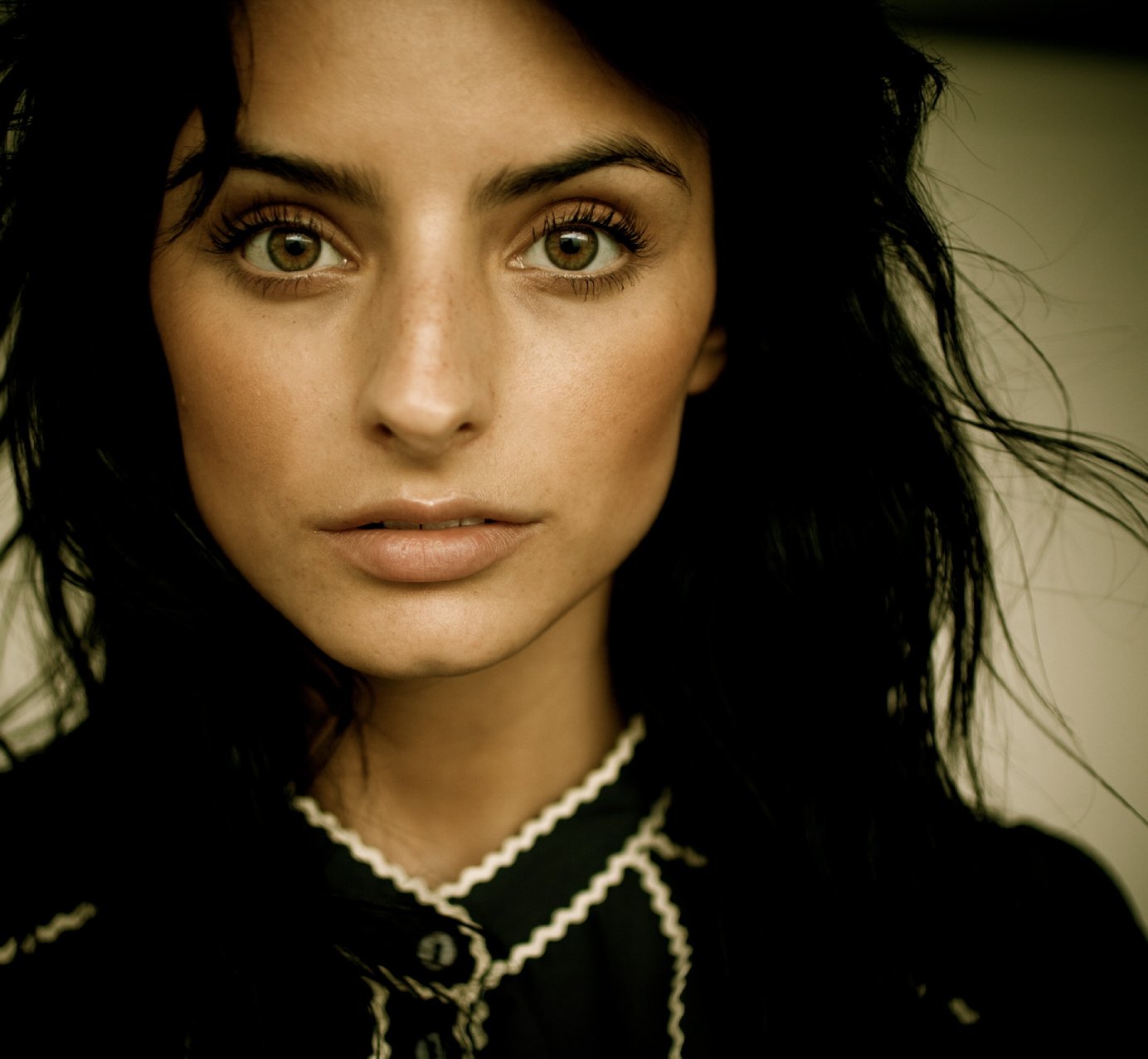 Фото - Айслинн Дербез: 1384x1277 / 139 Кб