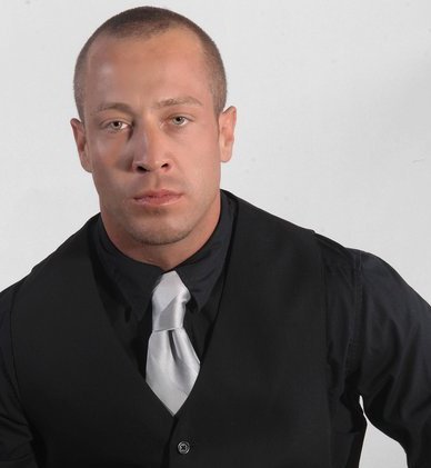 Фото - Аарон Сэкстон: 388x421 / 17 Кб