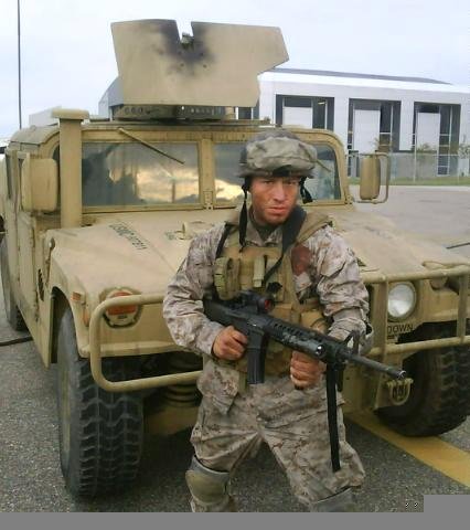 Фото - Аарон Сэкстон: 426x480 / 36 Кб