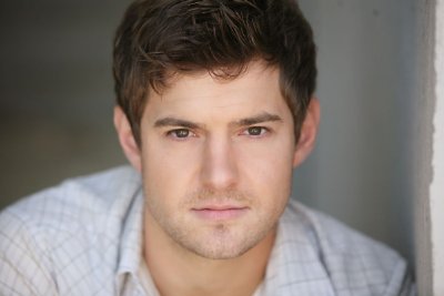 Фото - Дерек Шрек: 400x267 / 14 Кб