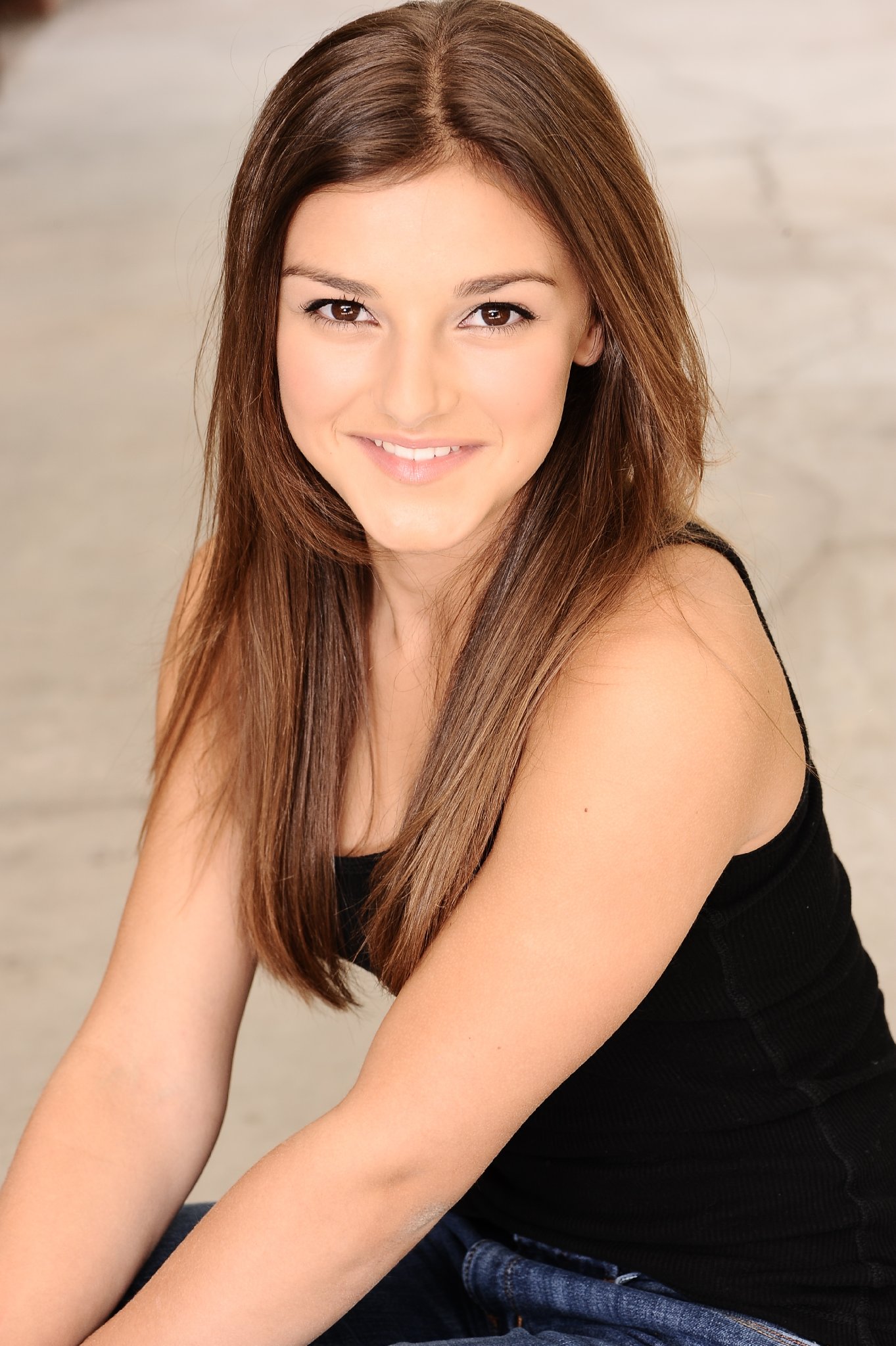 Фото - Алексис Уилкинс: 1363x2048 / 367 Кб