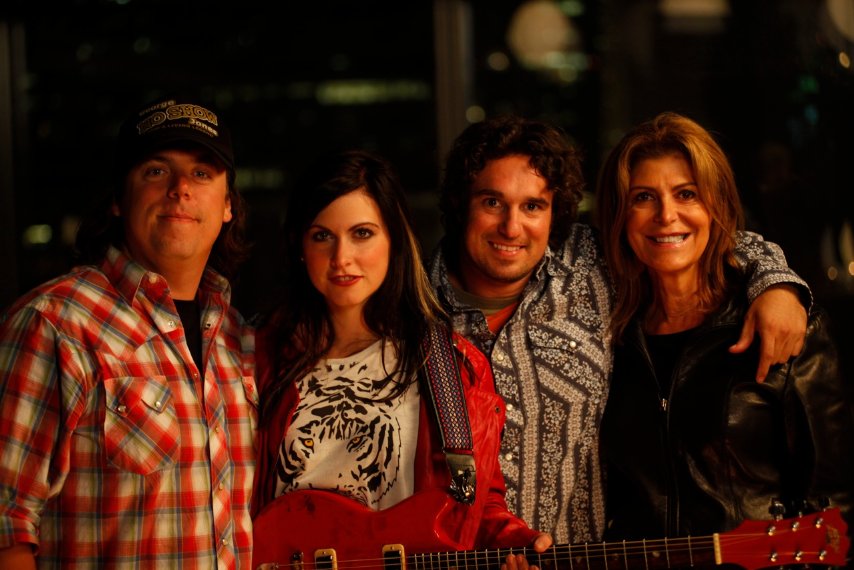 Фото - Jonathan Becker: 854x570 / 88 Кб