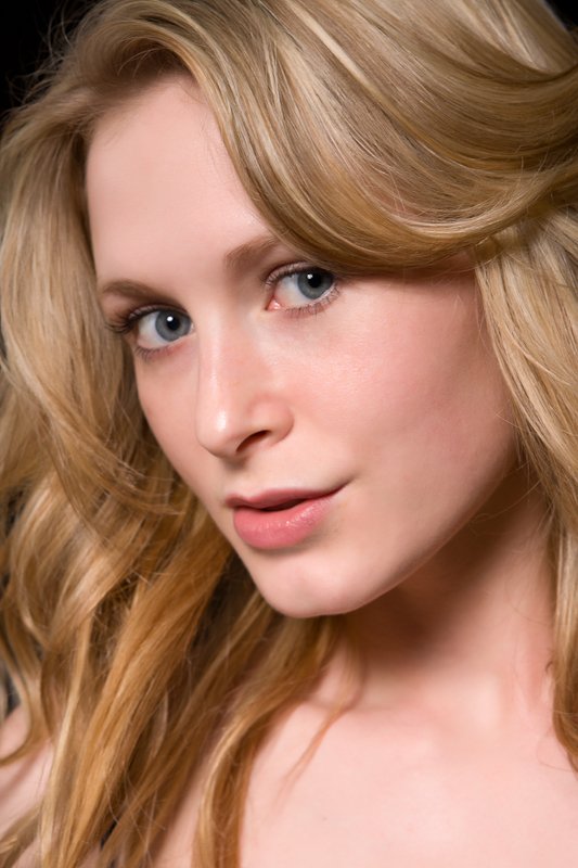 Фото - Ребекка Бужко: 533x800 / 69 Кб